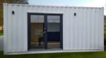 Conteneur bureau de 15 m² – clé en main